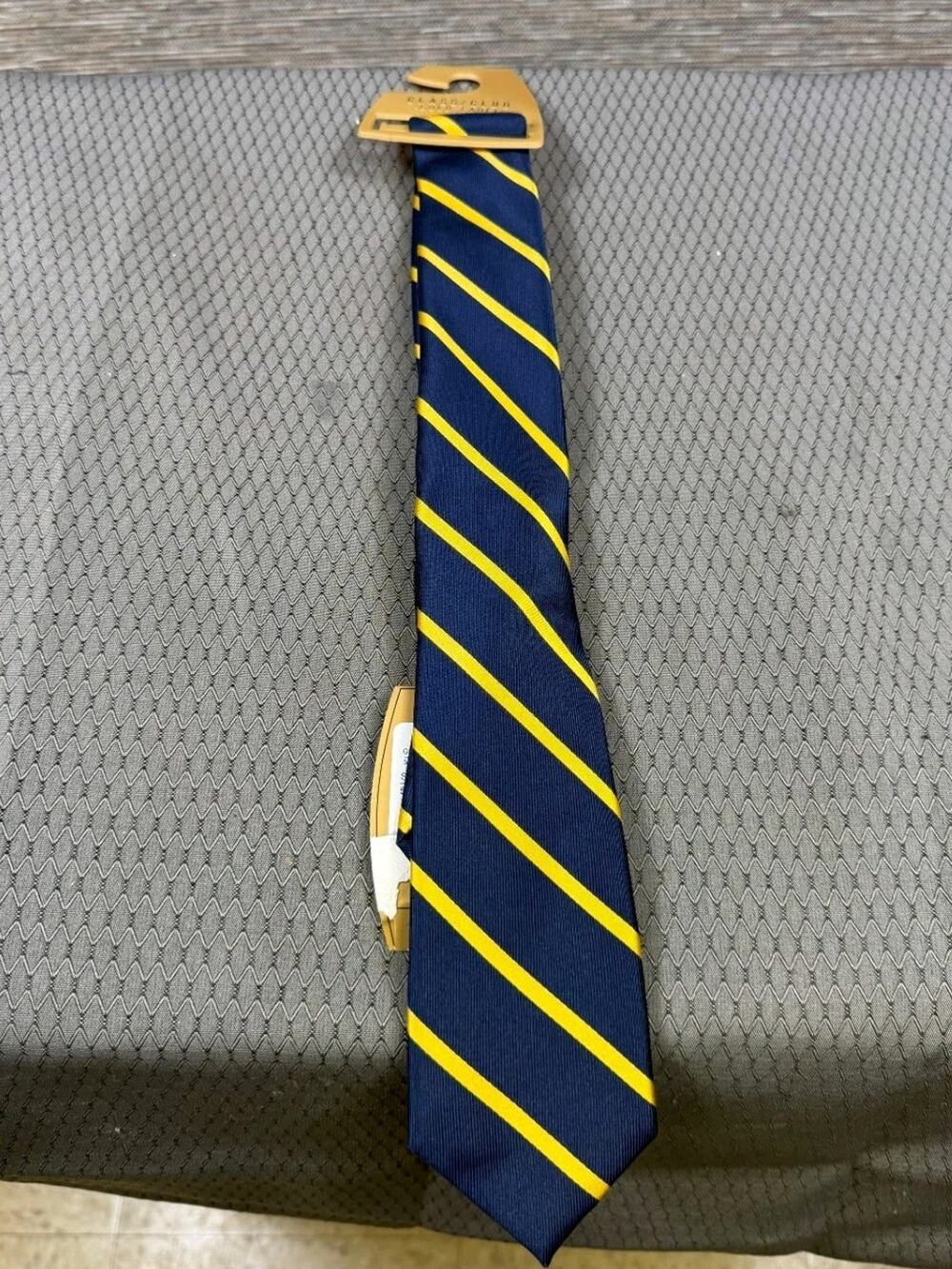 Class Club Gold Label Tie Mens Size 50" Navy Yellow Striped Stain Resistant NEW